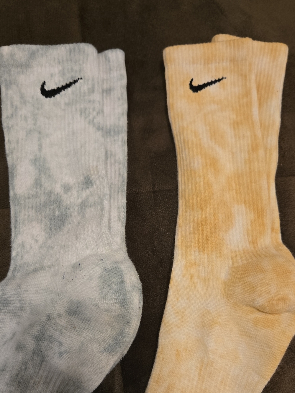 Nike Tie Dye Athletic Crew Socks 4 Pair Size Adult Medium NWOT - Picture 2 of 5